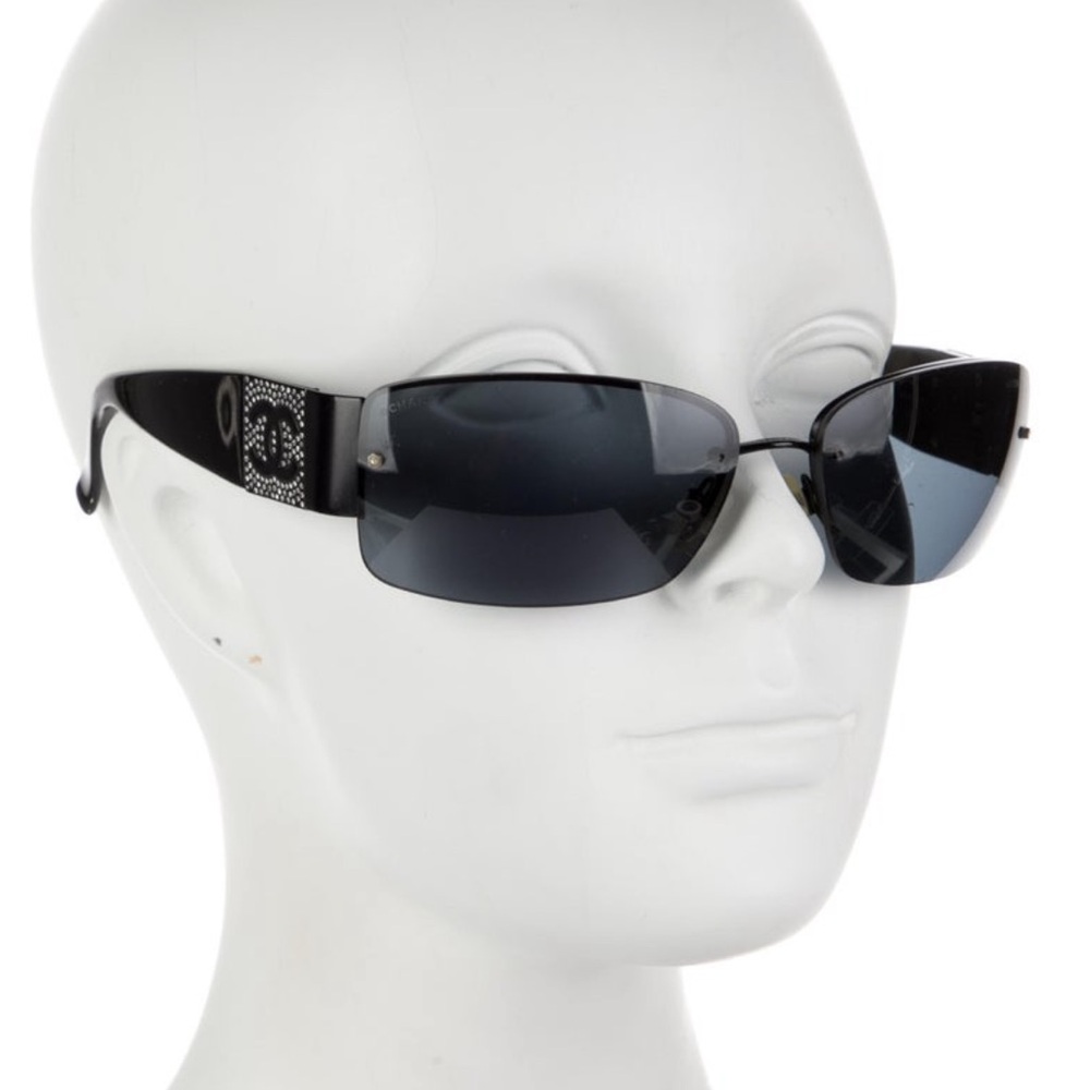 Black Chanel Interlocking Cc Logo Shield Sunglass… - image 1